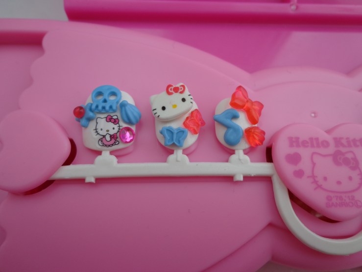 hello kitty nail art